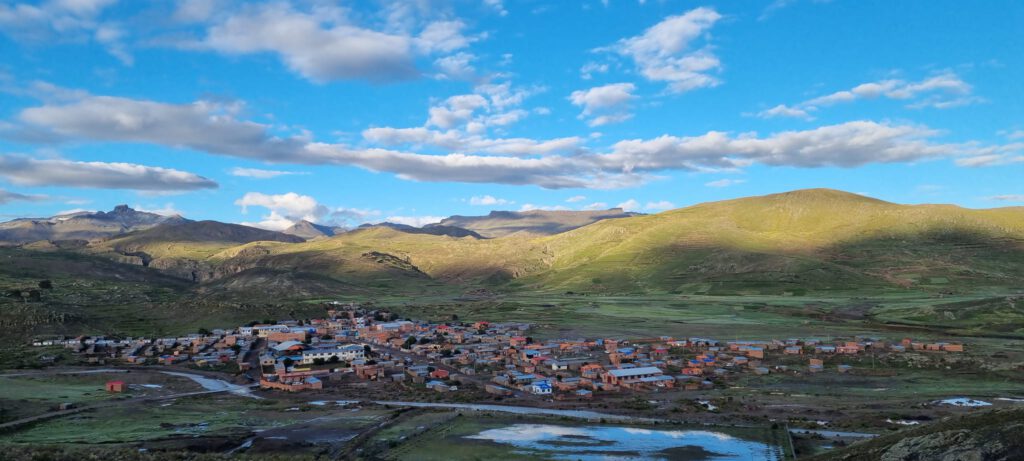 Für den kleinen Ort Bombori (auch Pumpuri genannt) im bolivianischen Hochland (Departamento Potosí) hat der 25. Juli eine riesige religiöse und kulturelle Bedeutung, denn dort befindet sich das wichtigste Heiligtum des Landes für diesen Heiligen.
