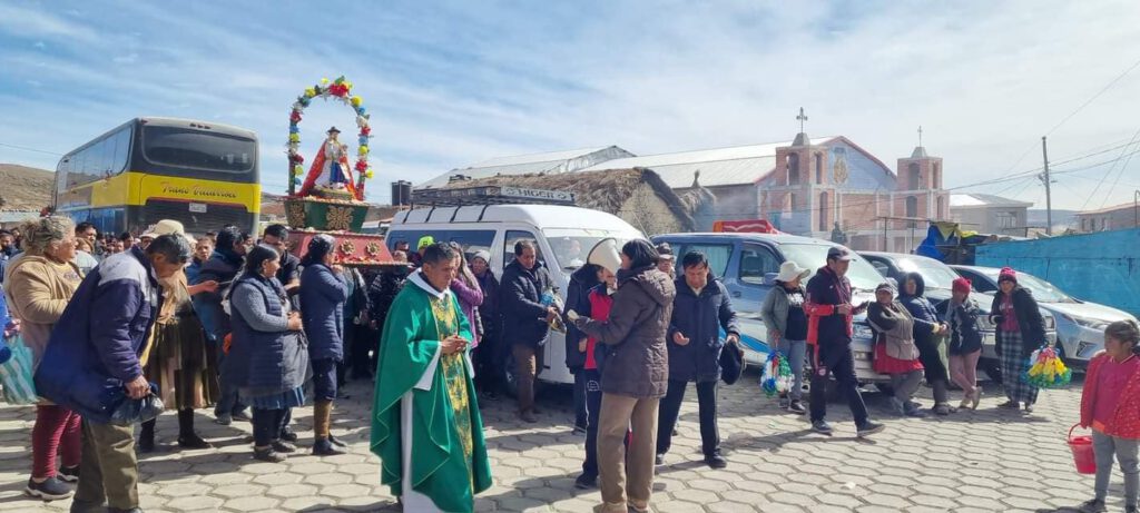 Das Ergebnis bis heuteDie Missionare dachten, sie hätten die indigenen Völker erfolgreich christianisiert, weil die Kirchen voll von Jakobus-Statuen waren. In Wirklichkeit aber beteten die Menschen dahinter ihren alten Wettergott an.