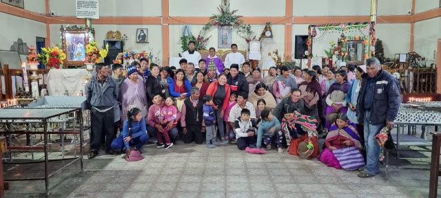 Gruppenbild nach dem Gottesdienst in Bombori Bolivien