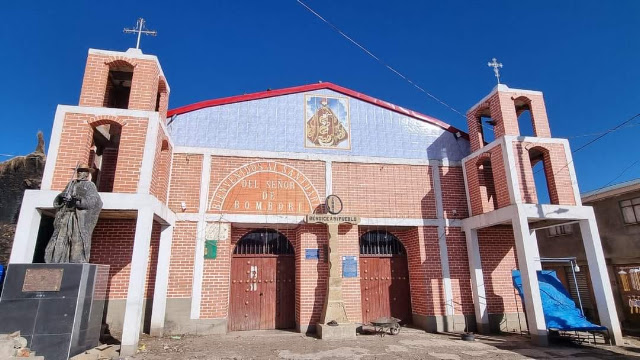 Blick auf die Pfarrkirche Del Senor de Bombori nördlich von Potosí Bolivien
