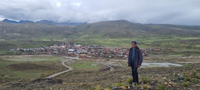 Blick auf den Wallfahrtort Bombori Bolivien 