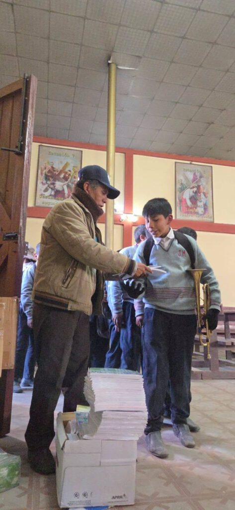 Padre Hernán Tarqui im Dienst für die Ärmsten in den Bergen Boliviens