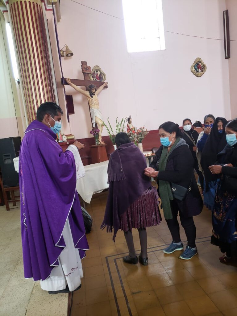 Um dieser kulturellen Mischung gerecht zu werden, konzentrierte ich meine Arbeit vor allem auf die Gründung von Basis-Kirchengemeinden. Sie sind es, die unserer örtlichen Kirche in Villazón heute echtes Leben einhauchen und aus denen viele engagierte Katecheten hervorgegangen sind.