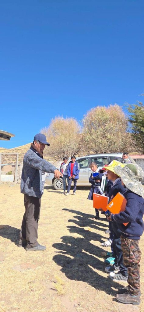 Gemeinsam Zukunft schenken
Unter der Leitung von Padre Hernán Tarqui, der sich unermüdlich für die Ärmsten in den Bergen Boliviens einsetzt, wird jede Hilfe direkt vor Ort wirksam.