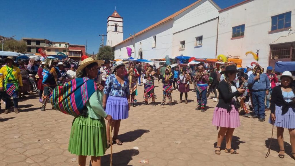 Es el centro ritual del festival anual de Tinku (Fiesta de la Cruz), que se celebra los días 3 y 4 de mayo, en el que se entrelazan la fe católica y el sincretismo andino. 