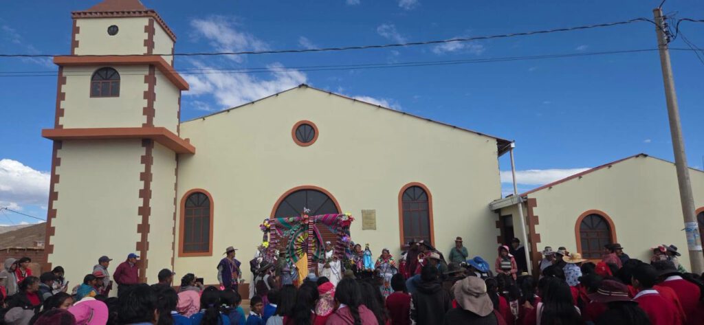 ¿Acaso estamos atrasados en este sentido, o tal vez sea justo lo contrario? ¿Somos modernos precisamente porque conservamos las tradiciones y brindamos un apoyo genuino a las personas?