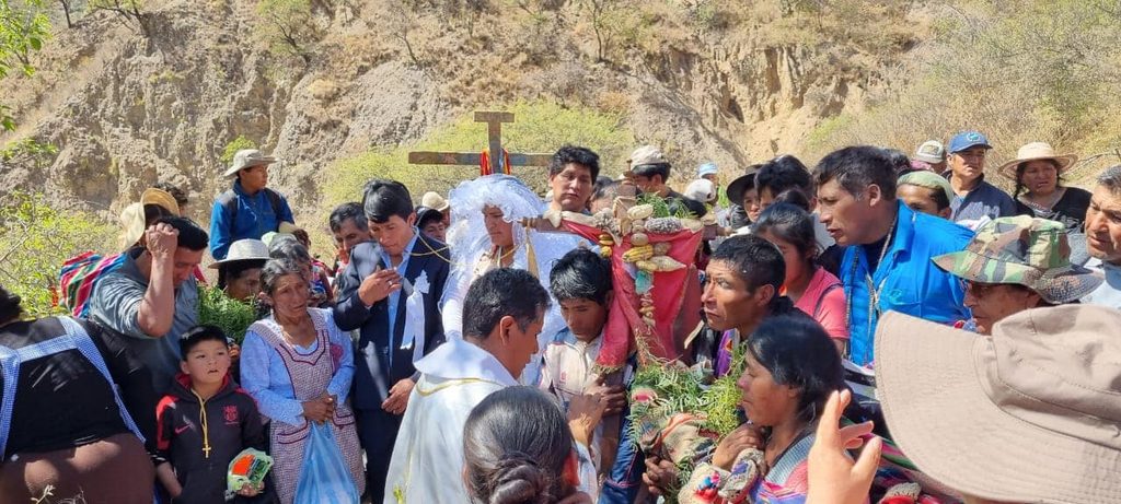 Padre Hernán Tarqui für die Menschen in den Bergen Boliviens da zu sein ist seine Bestimmung.