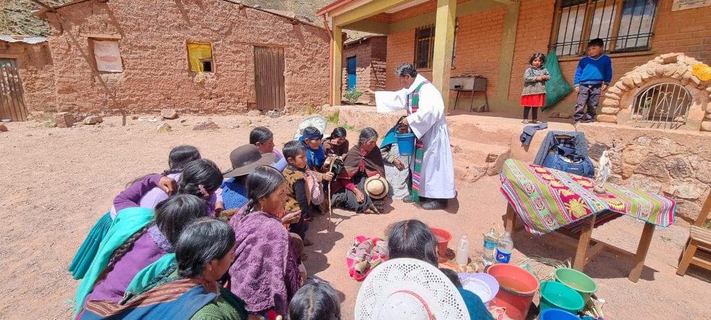 Gottesdienst in einem einsam gelegenen Andendorf 