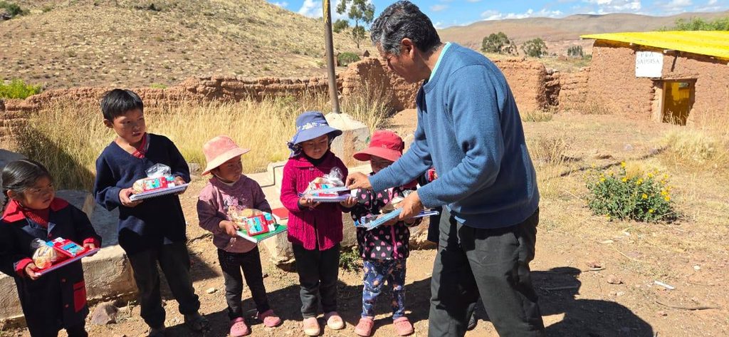 Ein besonderes Anliegen ist mit die Unterstützung der Schulkinder in den Bergen Boliviens mit Schulmaterial. Herzlichen Dank!