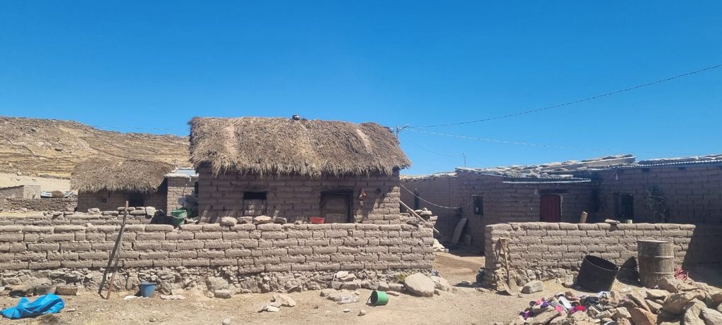 Heute werde ich in Callampayani Bolivien sein einem kleinen Dorf in den Bergen Boliviens. Wir feiern das Fest der Jungfrau von Copacabana.
Bilder von 2026 werdet ihr im Laufe des morgigen Tages bekommen.