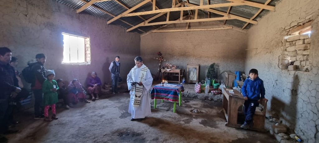Gottesdienst in der kleinen Kapelle von Callampayani Bolivien