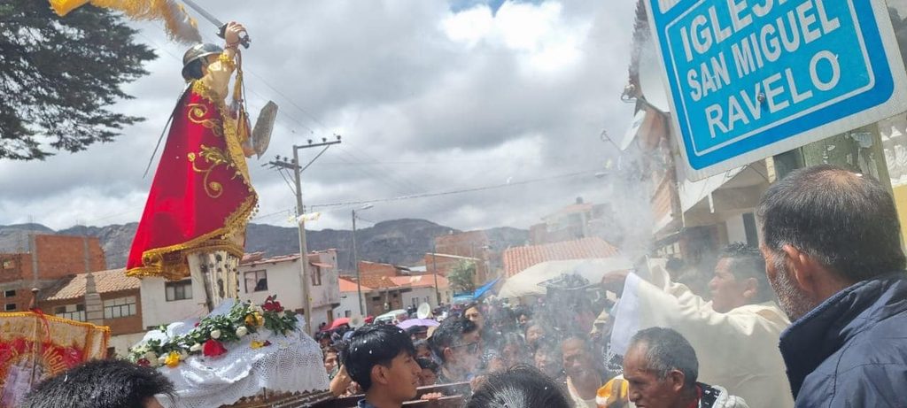 Fest des Erzengel Michael in Ravelo Bolivien 