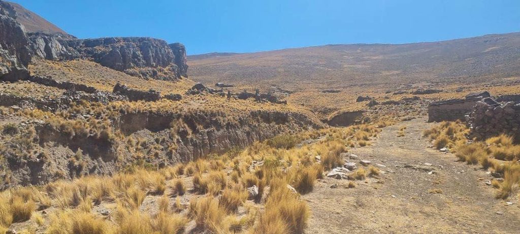 Die Wege zu den abgelegenen Gemeinden sind oft sehr schwierig.